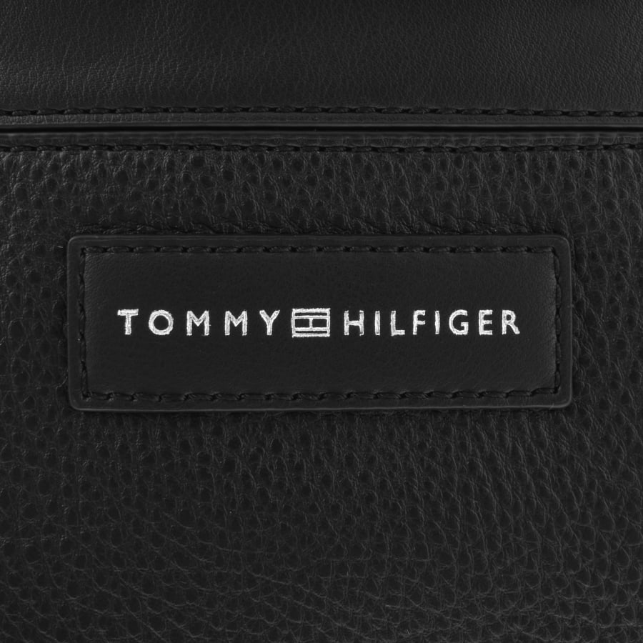 Crossbody hilfiger 2025